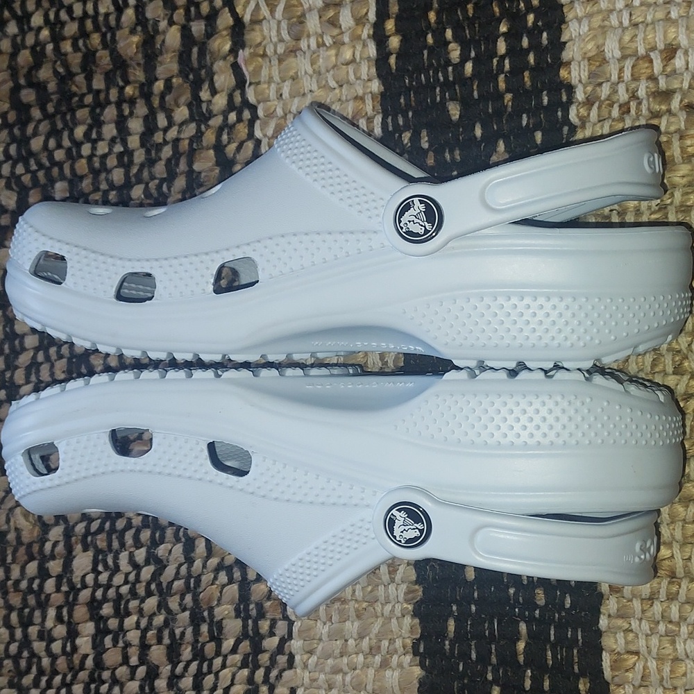 Crocs Clogs NWOT UNISEX - Picture 4 of 9